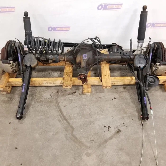 12 2012 CADILLAC ESCALADE REAR CARRIER DIFFERENTIAL AXLE ASSEMBLY 3.42 GEAR RATI