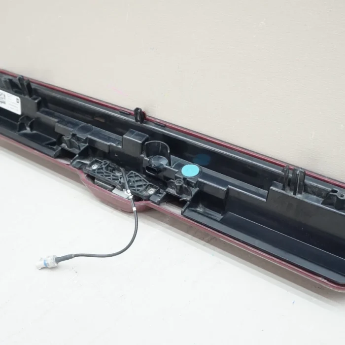 2019-2023 CHEVROLET SILVERADO GMC SIERRA HD HIGH MOUNT 3RD BRAKE LIGHT OEM 2 2019-2023 CHEVROLET SILVERADO GMC SIERRA HD HIGH MOUNT 3RD BRAKE LIGHT OEM 2