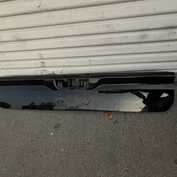 2020-2024 Chevrolet:Gmc Silverado:Sierra 2500 Rear Tailgate:Trim:Step 3 Piece