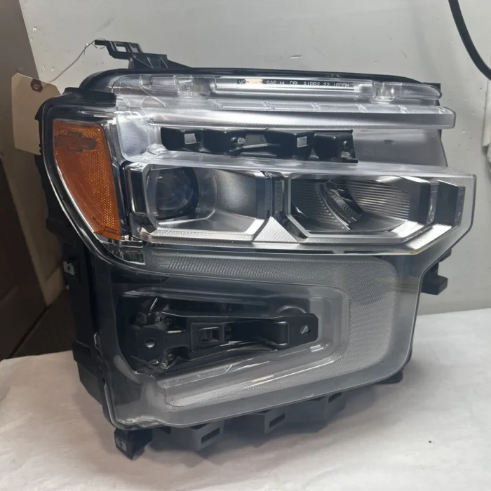 2022-2024 CHEVROLET SILVERADO:GMC SIERRA RIGHT HEADLIGHT OEM 2022-2024 CHEVROLET SILVERADO:GMC SIERRA RIGHT HEADLIGHT OEM