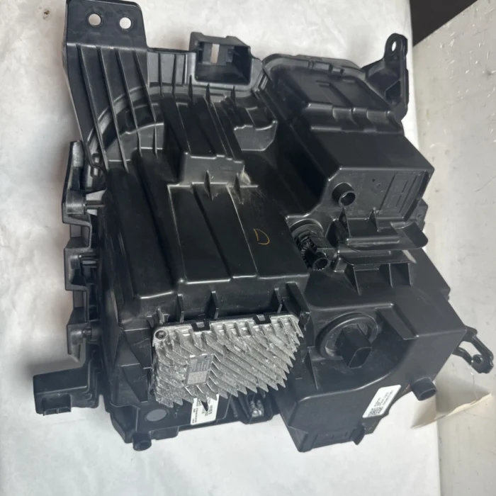 2022-2024 CHEVROLET SILVERADO:GMC SIERRA RIGHT HEADLIGHT OEM 2 2022-2024 CHEVROLET SILVERADO:GMC SIERRA RIGHT HEADLIGHT OEM 2