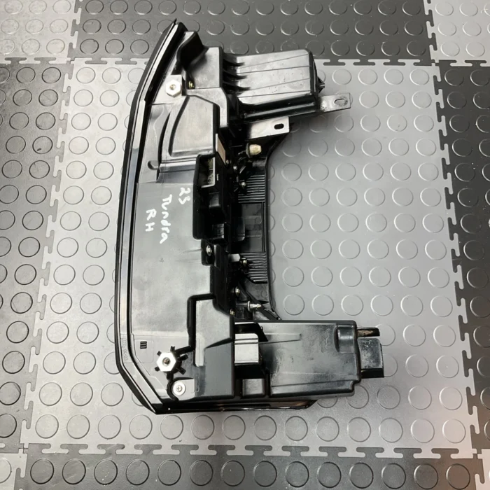 2022-2024 Toyota Tundra 3-Pin LED Tail Light Passenger Right RH OEM 2