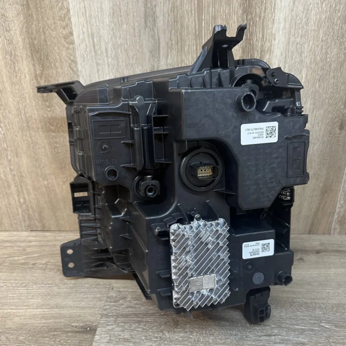 2022-23 CHEVROLET SILVERADO 1500 RIGHT SIDE RH HEADLIGHT OEM 85856479 2 2022-23 CHEVROLET SILVERADO 1500 RIGHT SIDE RH HEADLIGHT OEM 85856479 2