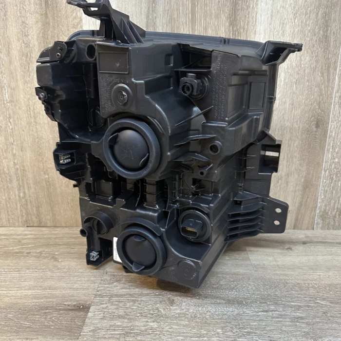 2022-23 CHEVROLET SILVERADO 1500 RIGHT SIDE RH HEADLIGHT OEM PART 2 2022-23 CHEVROLET SILVERADO 1500 RIGHT SIDE RH HEADLIGHT OEM PART 2