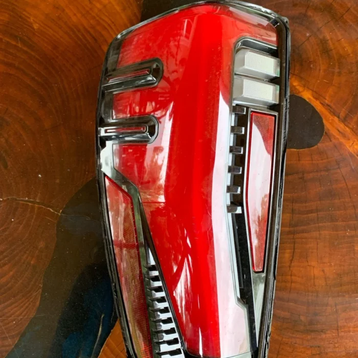 2024 GMC Sierra Tail lamp LED OEM 2500 3500 AT4 86579977 Tail light Left